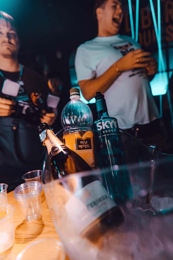 Seoul: Premium Pub Crawl with Open Bottles - Open bottle service: why it changes the pace