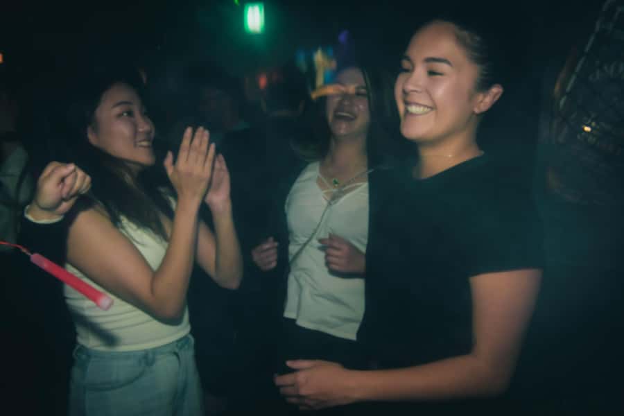 Seoul: Premium Pub Crawl with Open Bottles - Languages and communication: you’re not stuck guessing