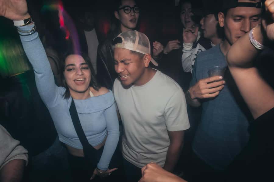 Seoul: Premium Pub Crawl with Open Bottles - Safety and getting home: more than just party energy