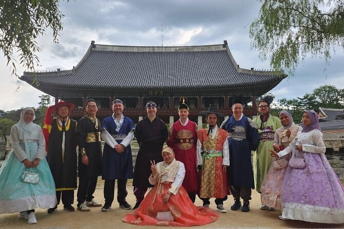 Seoul Private 4 Hour Tour with A Korean Buddy - Getting Around Like a Local: Subway Help That Lasts After the Tour