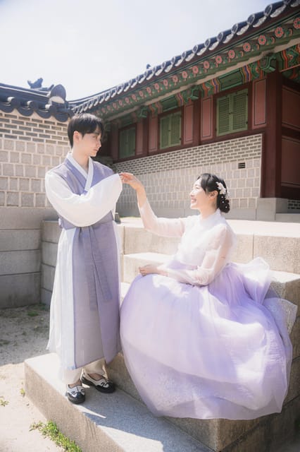 Seoul: Professional Hanbok Photography at Gyeongbok Palace - Polaroids the same day: a souvenir that doesn’t wait