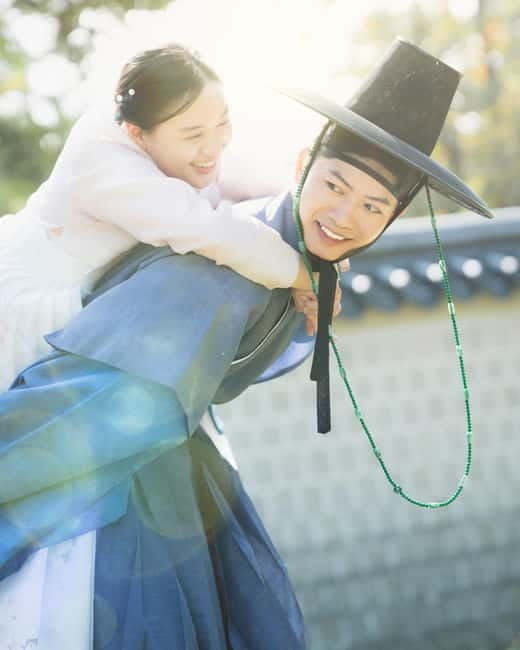 Seoul: Professional Hanbok Photography at Gyeongbok Palace - Price and value: what the $103 really buys you