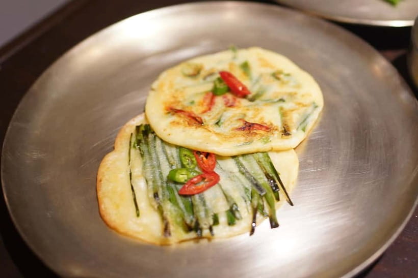 Seoul: Royal Seoul Cooking Class in a 100-Year-Old Hanok - Dining like royalty: Bangjja bronzeware, makgeolli, and dessert