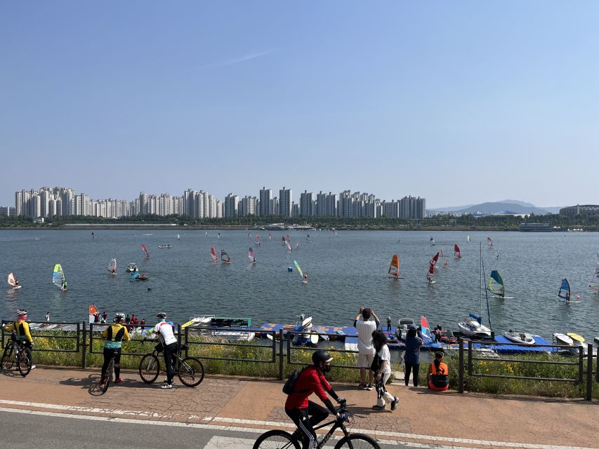 Seoul: Stand Up Paddle Board (SUP) & Kayak in Han River - The Zooty River Lounge: Showers and Convenience After You Paddle