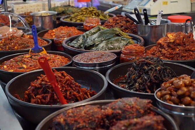 Seoul Street Food Market Tour - Small group size under 10: better control, better comfort