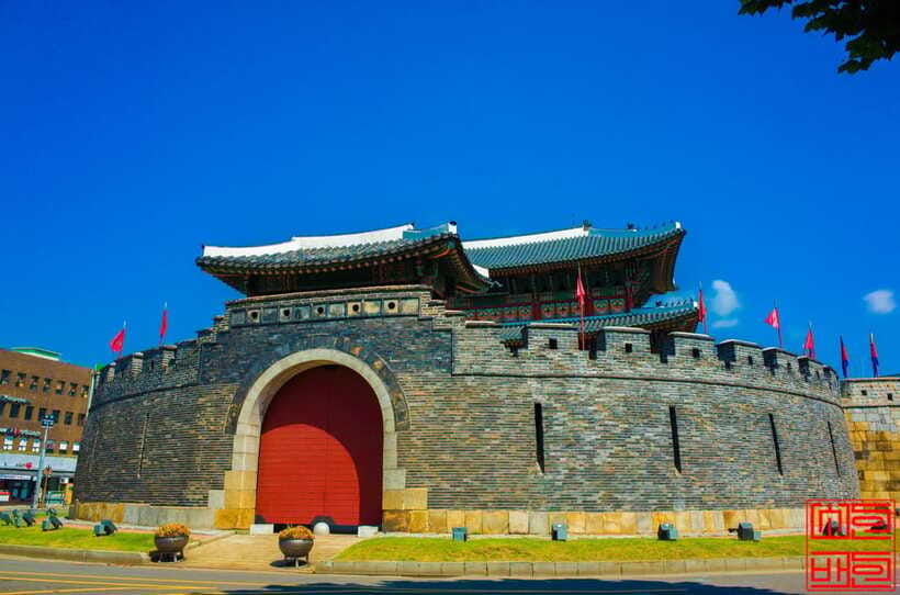 Seoul: Suwon Hwaseong, Folk Village, & Starfield Library - How the timing keeps the day from dragging