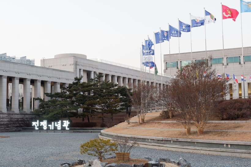 Seoul: War Memorial, Jogyesa Temple & Tapgol Park Tour - Where you meet and how the ride keeps things easy