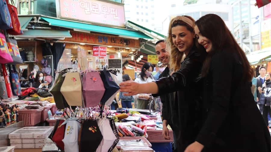 Seoul Your Way: Private Custom Experience with a Local Guide - What you’ll likely see: contrasts without the guesswork
