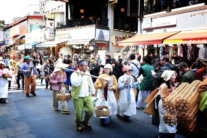 Small-Group Royal Palace and Seoul City Tour (hotel pick-up) - Gwanghwamun Gate and the royal guard changing ceremony