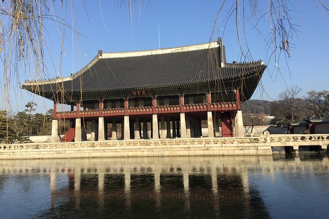 Small-Group Royal Palace and Seoul City Tour (hotel pick-up) - Namdaemun Gate and the market finish