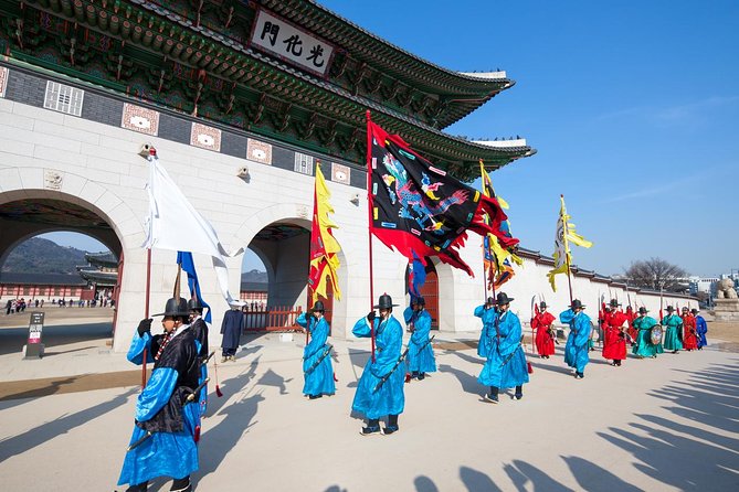 Small Group Seoul Highlight Tour opt. Hanbok & Tea Ceremony - Gyeongbokgung Palace and the Changing of the Guard at 10am and 2pm