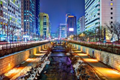 Special City Night Tour - Deoksu Palace or Bukchon Hanok Village on Mondays
