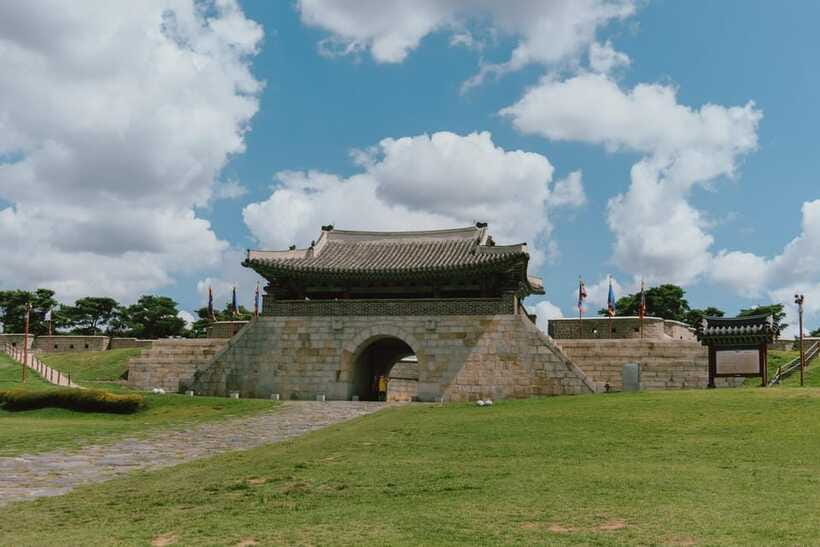 Suwon Hwaseong, Gwangmyeong Cave, & Starfield Library Trip - Price and Value: Why $58 Can Be a Good Deal