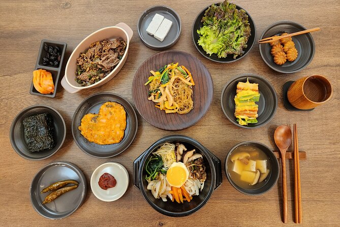 Traditional Korean 6-Dish Cooking Class + Hidden Alley Tour Seoul - Quiz time and small gifts: a fun ending you can feel