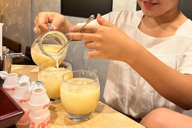 Traditional Soju Class and Makgeolli Tasting in Seoul - Cocktail Time: Turning Notes into Real Orders