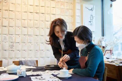 Write a Meaningful Korean Calligraphy Scroll in Insadong - Tongmoongwan studio time, 1.5 hours, and a quiet pace